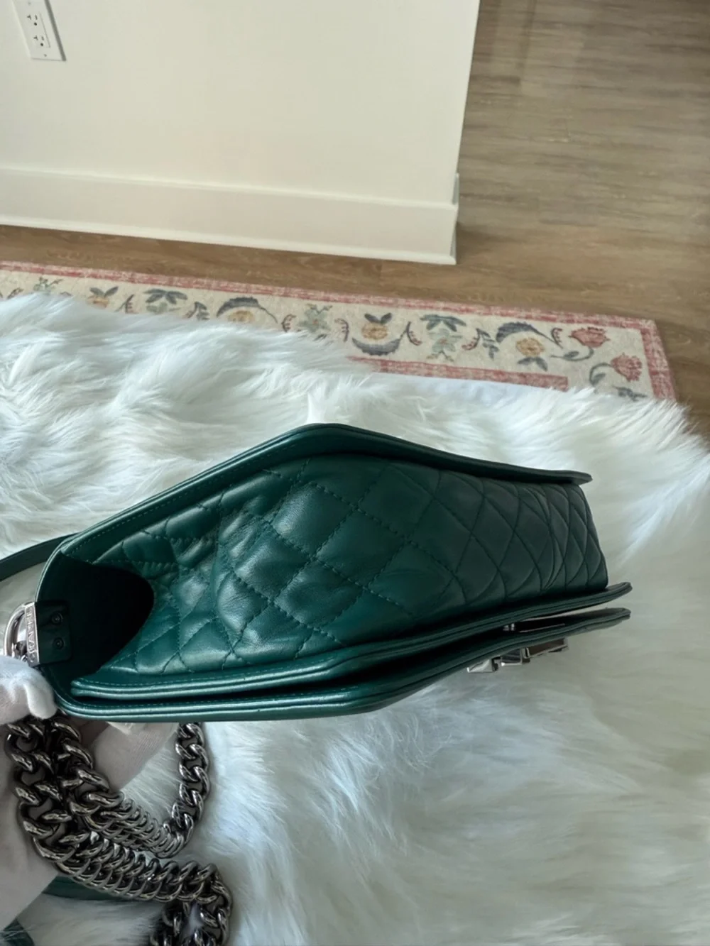 CHANEL: ✨RARE ✨Medium Teal Boy Bag *AUTHENTICATED* - Picture 6 of 15